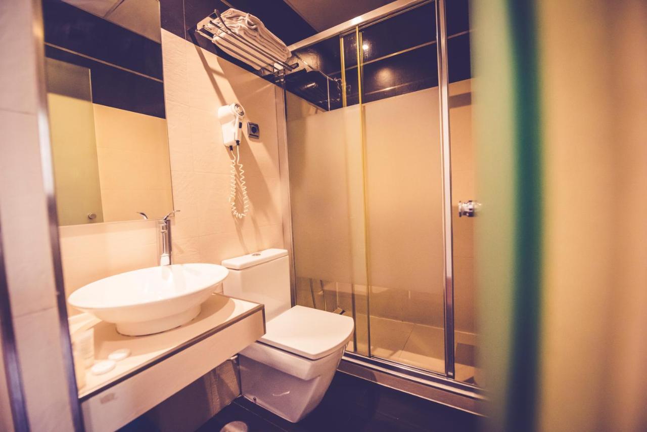 Hostal Sol Los Angeles Madrid Eksteriør billede