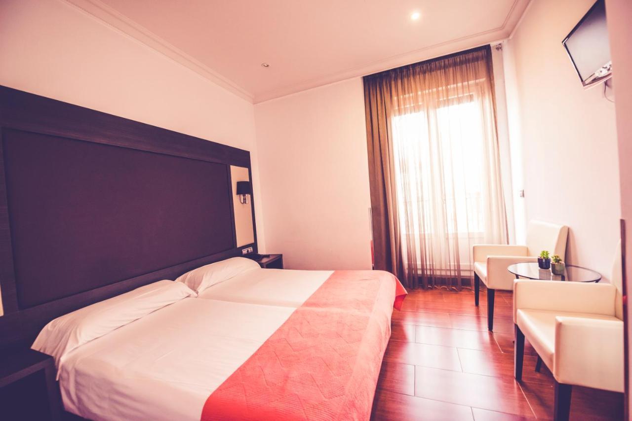 Hostal Sol Los Angeles Madrid Eksteriør billede