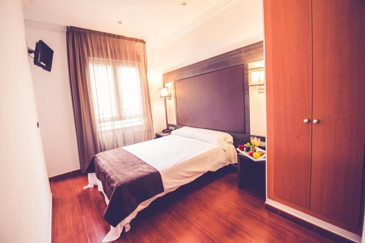 Hostal Sol Los Angeles Madrid Eksteriør billede